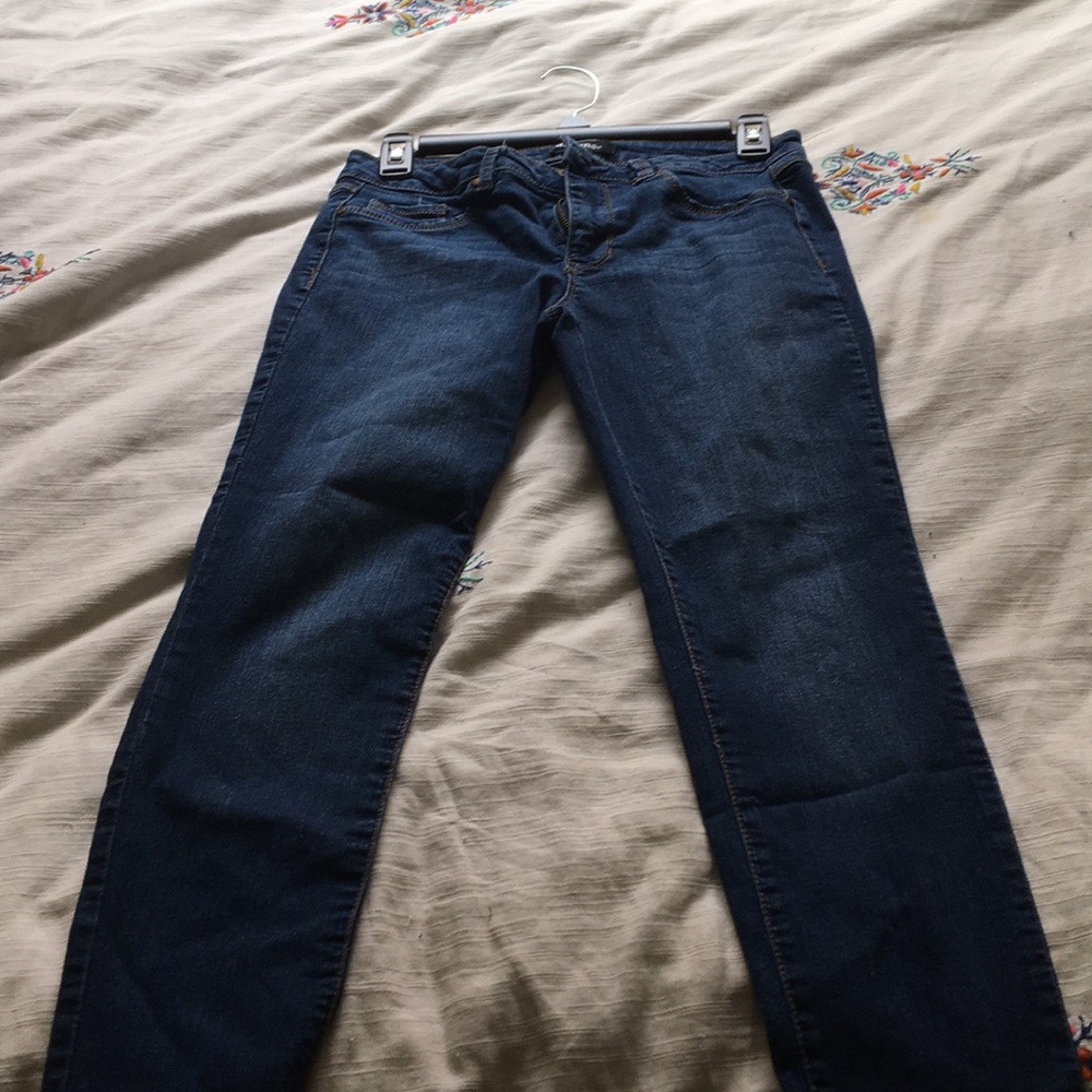 Size 6 pants.